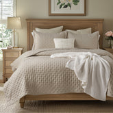 Bedsure king quilt with linen bedspread finish for a calm, versatile look.
