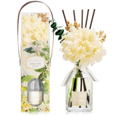 COCORRÍNA Cashmere Vanilla diffuser bottle with reeds for a warm, inviting room ambiance.