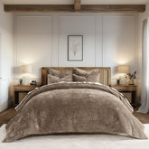 EverGrace velvet quilt set king-size with shimmering fabric for a luxurious focal point.