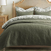 EVERGRACEHOME paisley quilt king close-up shows intricate stitching for lasting beauty