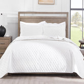 Exclusivo Mezcla reversible king quilt 104x96 white for year round comfort