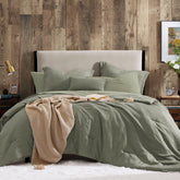 Geniospin king-size comforter set in sage green with textured finish, enhances bedroom dΓ©cor.