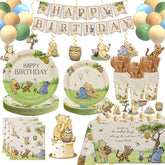 Heboland Winnie plates with vintage Pooh design, ideal for a charming birthday-table setting.