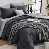 HEVUMYI Queen Comforter Set packaging highlights premium all-season use.