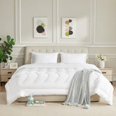 HOMTEC duvet insert cotton shell close-up shows breathable, hypoallergenic fabric.