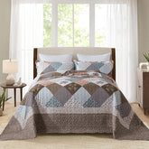 HoneiLife oversized king quilt close-up stitching shows durable double stitching for even filling.
