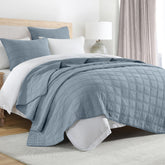 HORIMOTE HOME Adriatic Blue quilt bedspread displays soft, breathable fabric for light warmth.
