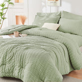 HYMOKEGE light green queen comforter with seersucker texture for a cozy, stylish bed