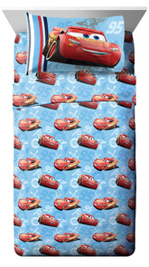 Jay Franco Disney Cars Lightning McQueen twin sheet set offers soft microfiber comfort for kids’ bedtime.