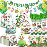 Kinovo 3-Rex kit table setting with plates and tablecloth for 24 guests.