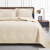 Love's cabin coin-pattern quilt-queen offers lightweight warmth for all seasons.