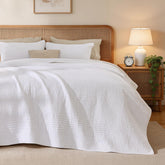 Love's cabin king-size cotton quilt coverlet showcases a crisp, inviting look for all-season comfort.