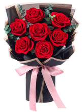 Mosstory 7-piece preserved roses bouquet with vibrant red petals, ideal for gifting