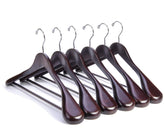 Nature Smile Luxury Mahogany Hanger overview: solid wood strength supports suits and coats.