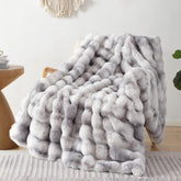 Smoofy tie-dye bubble blanket front view highlights plush texture and cozy visual appeal.