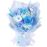 SOLUNOX preserved roses bear bouquet with vibrant color and long-lasting beauty.