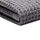 SUTERA Silverthread bath towel with waffle weave in grey for quick-dry comfort