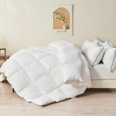 TopGREEN feather down comforter cover close-up shows organic cotton softness for a luxurious sleep.