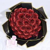 Waipfaru glitter roses bouquet, front view, ideal as a centerpiece.