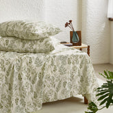 Wake In Cloud botanical bed sheets in king size with vintage floral charm.