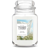 Yankee Candle Clean Cotton large jar with crisp label, ideal for fresh laundry-inspired ambiance.
