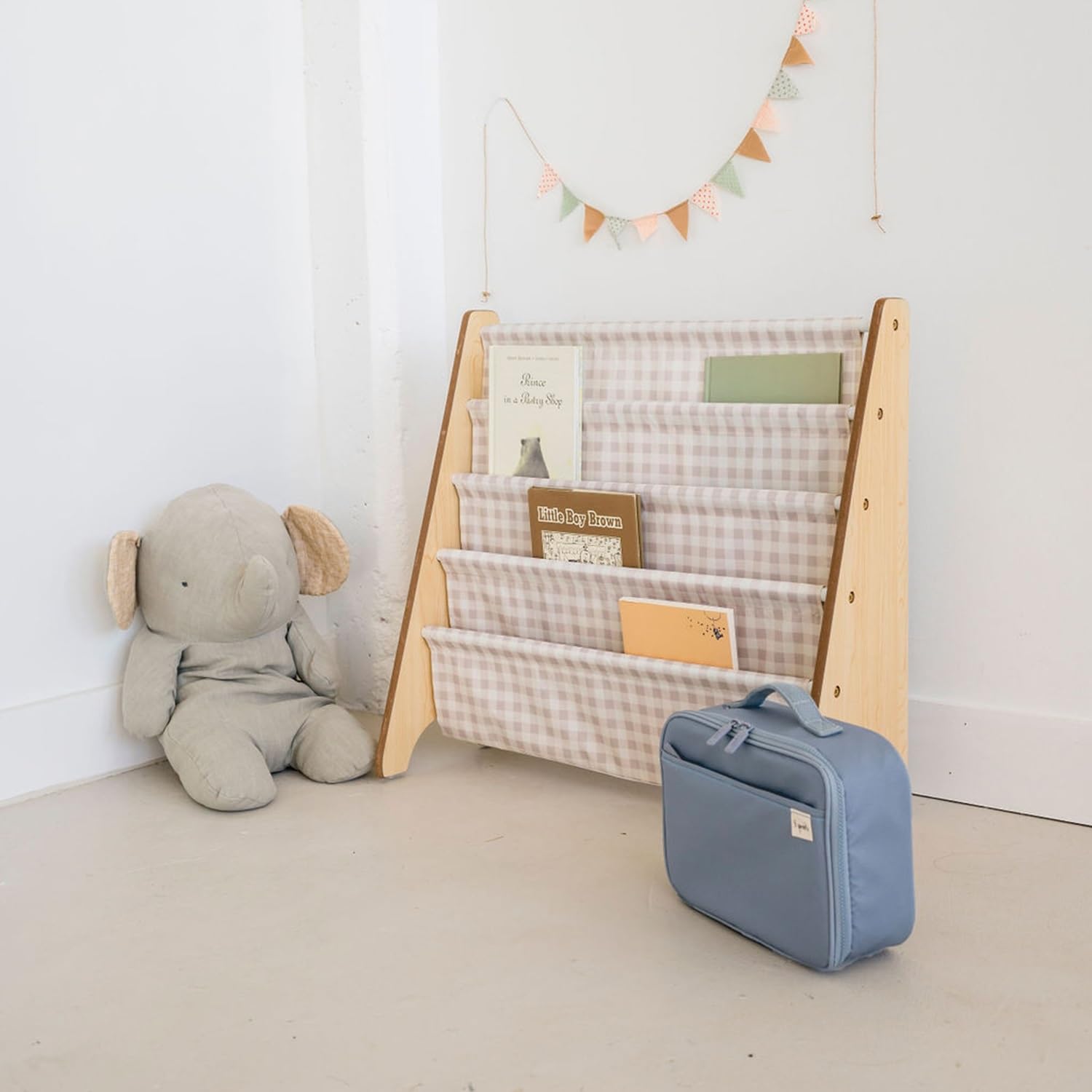 3 Sprouts holds 35 books, keeping favorites in view for storytime and quick pickup.