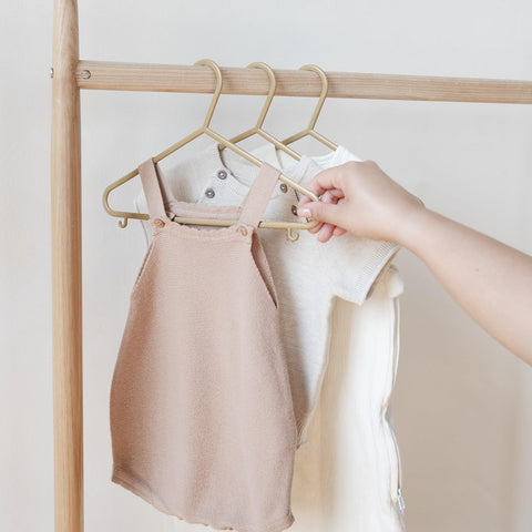 3 Sprouts durable eco-friendly hanger made from 50% wheat straw.