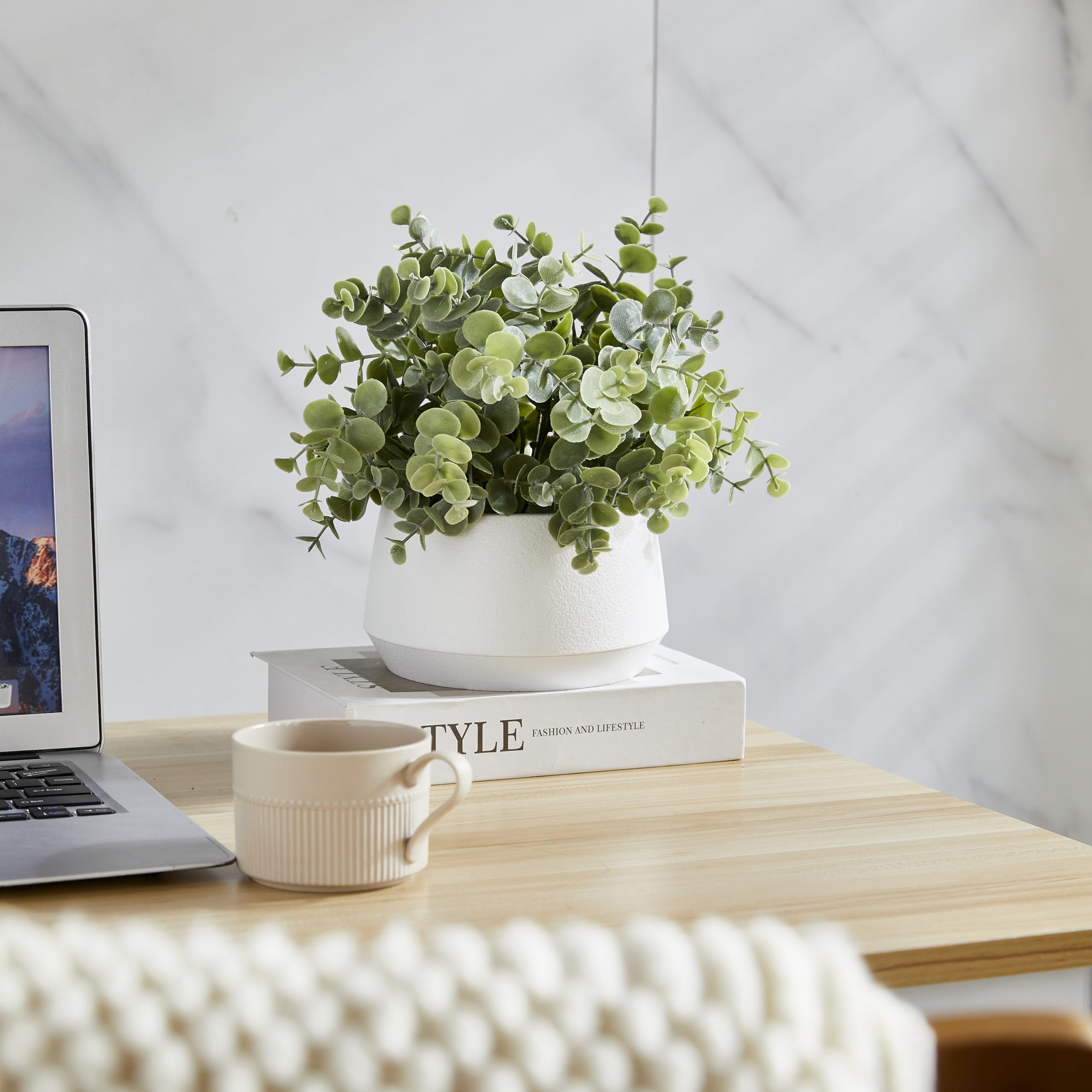 365 Blooming Decor ready-to-display, no assembly required for instant styling.