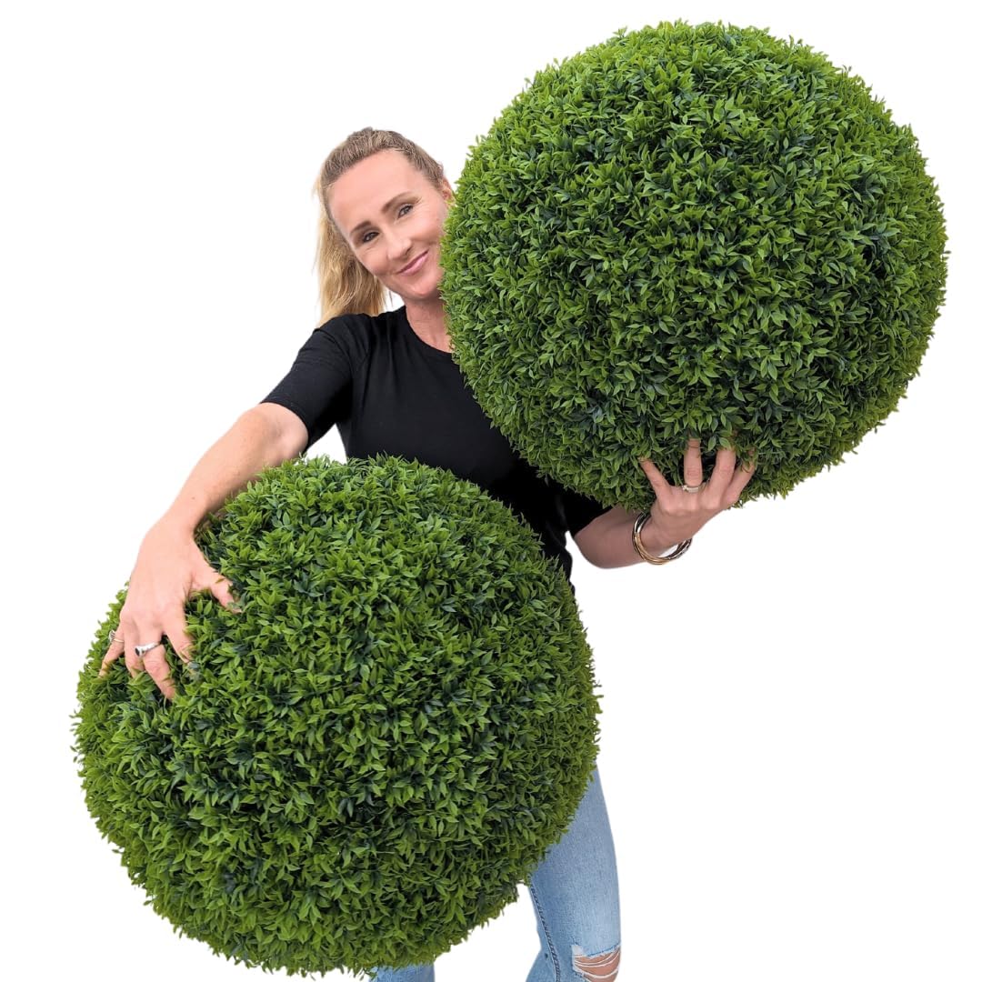 365 Curb Appeal 23 XL topiary ball half assembly shows easy interlocking setup