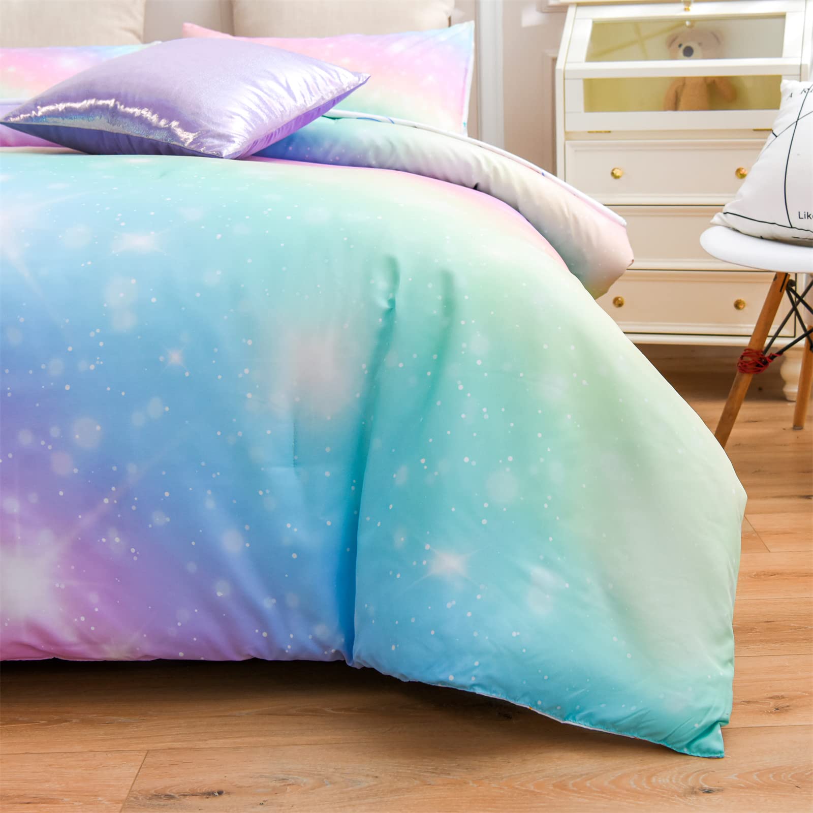 A Nice Night all-season comforter design, suitable for cool summers and mild winters.