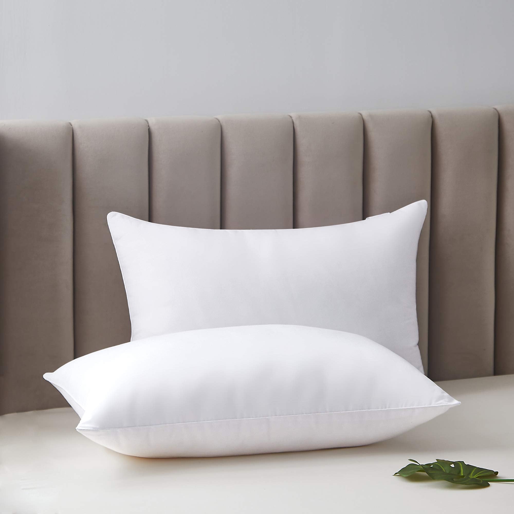 Acanva bed pillow fluffy-fill close-up highlights quick rebound and plush support.