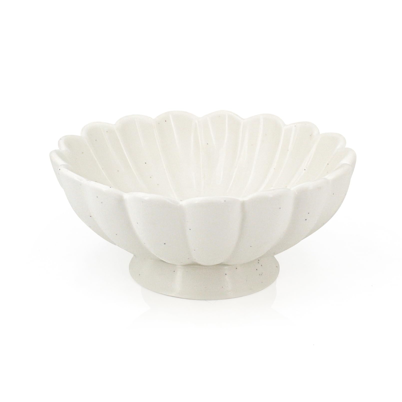 Accessoryway 8inch white scalloped bowl dishwasher-safe and easy to clean