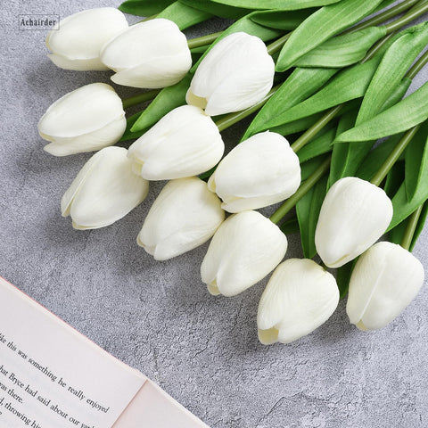 Achairder tulips 32 cm tall for versatile vase displays in any room.