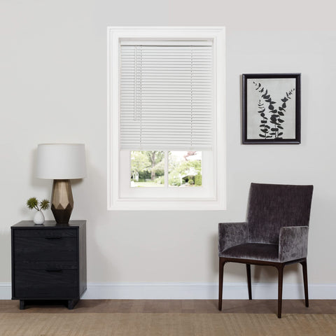 Achim cordless Sundown mini blind Pearl White blocks light for a cozier daytime space