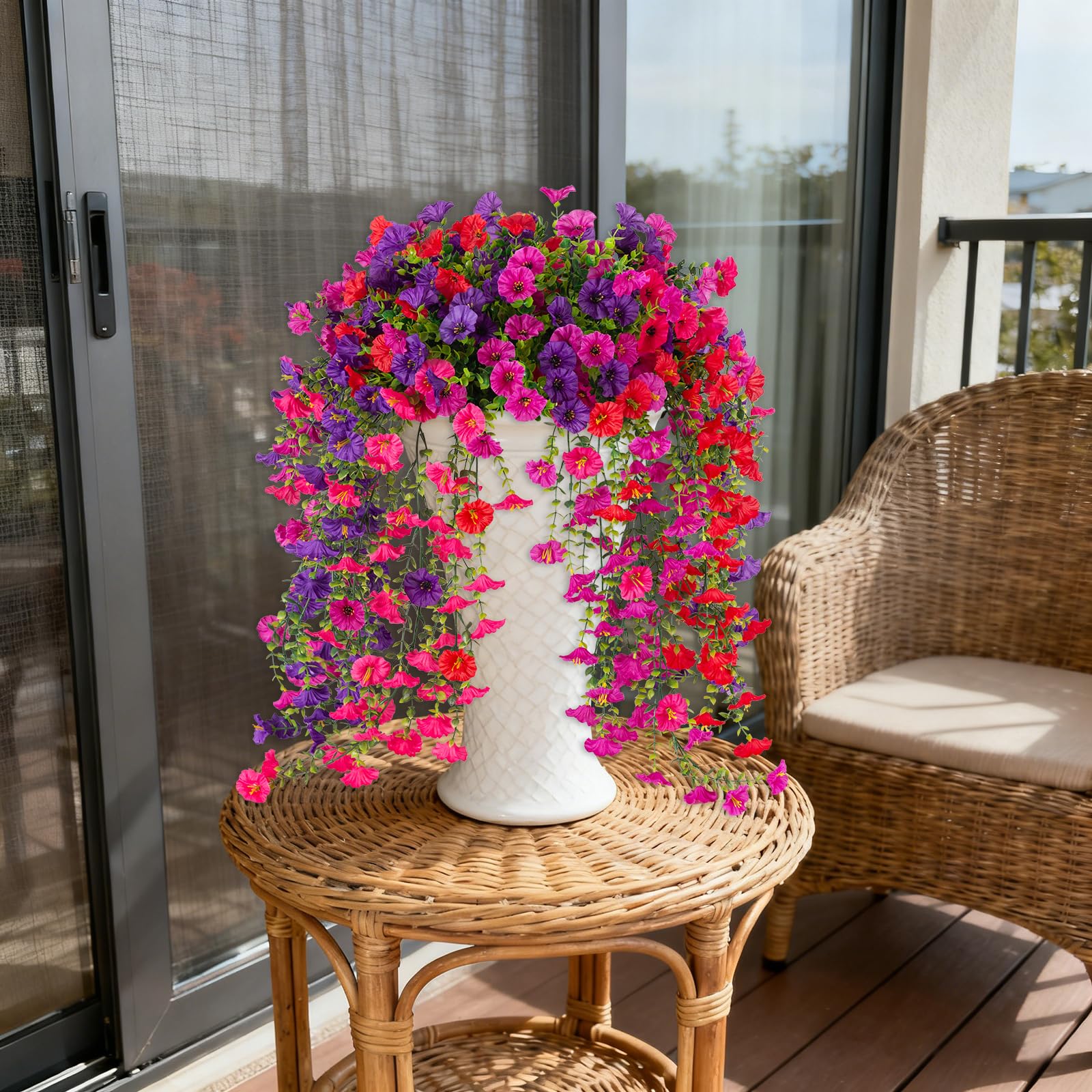 ADXORA bendable stems let you shape arrangements easily.