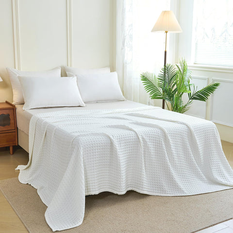 Aganear cooling waffle blanket on bed shows breathable comfort for hot sleepers
