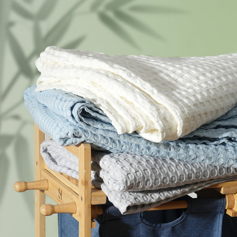 Aganear cooling blanket gift-ready in neutral tones