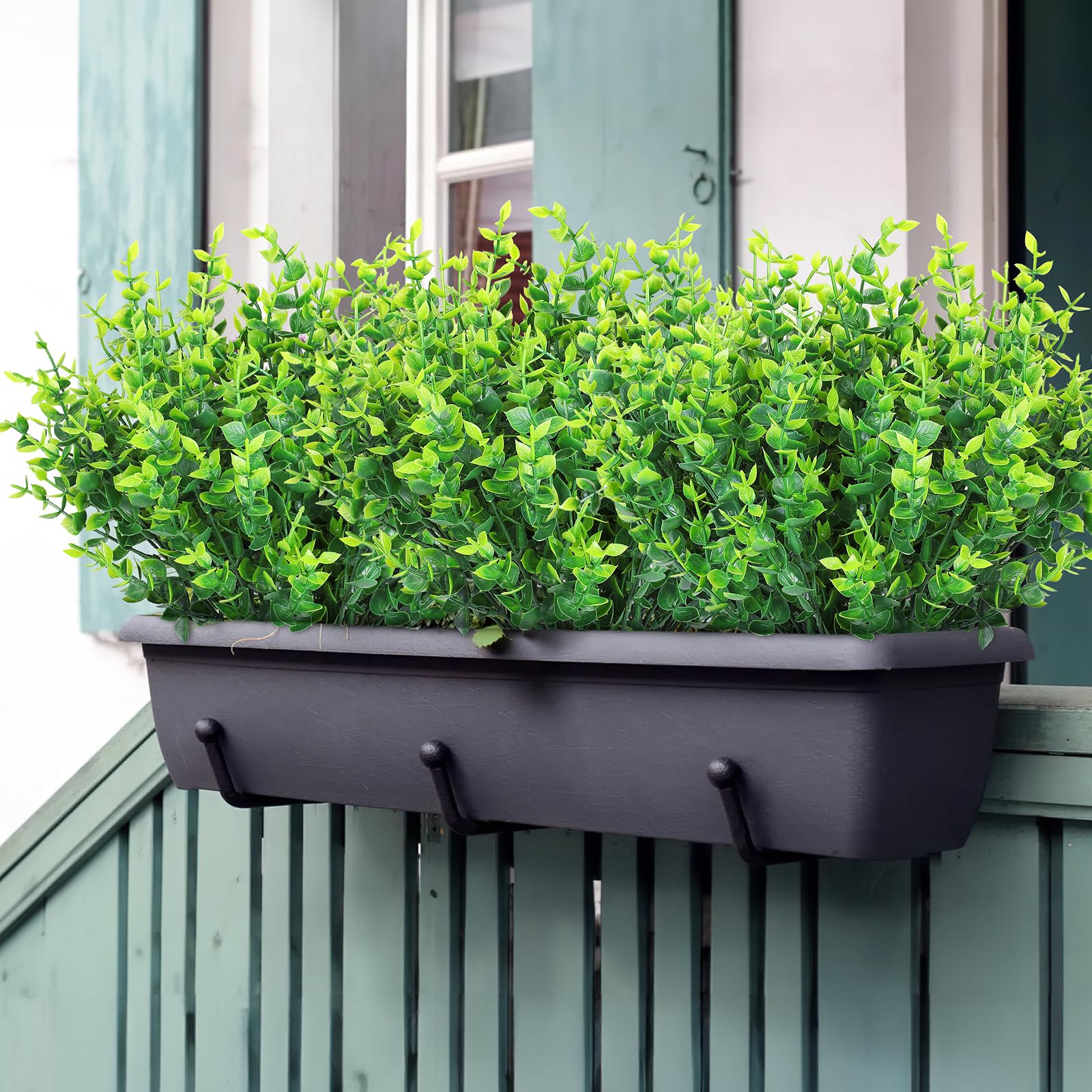 AGIRL 24-bundle foliage detail highlights bushy leaves that stay vibrant.