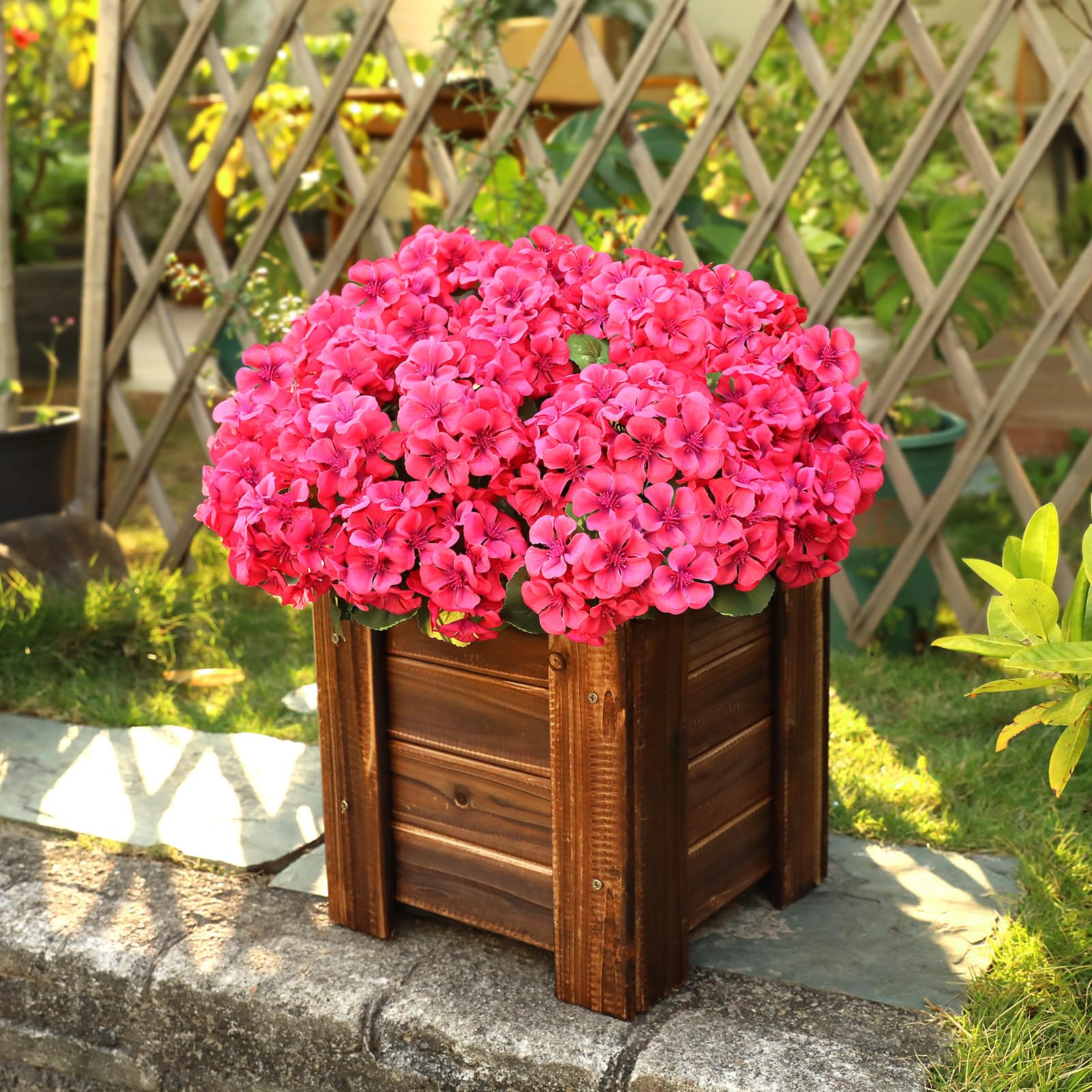 AGIRL Wedding table centerpiece idea with artificial geraniums.