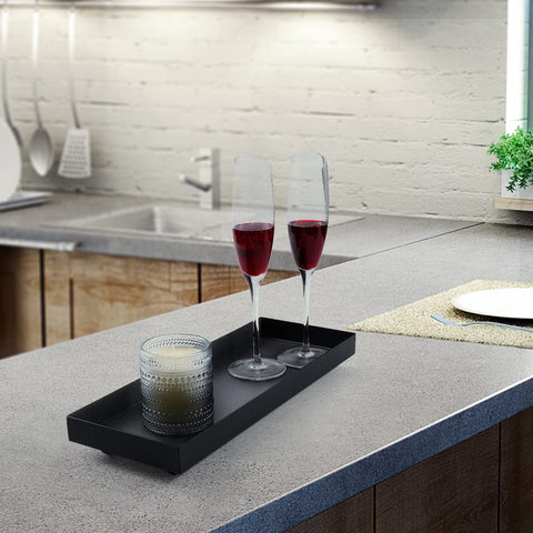 Aglary tray easy to wipe clean with a damp cloth.