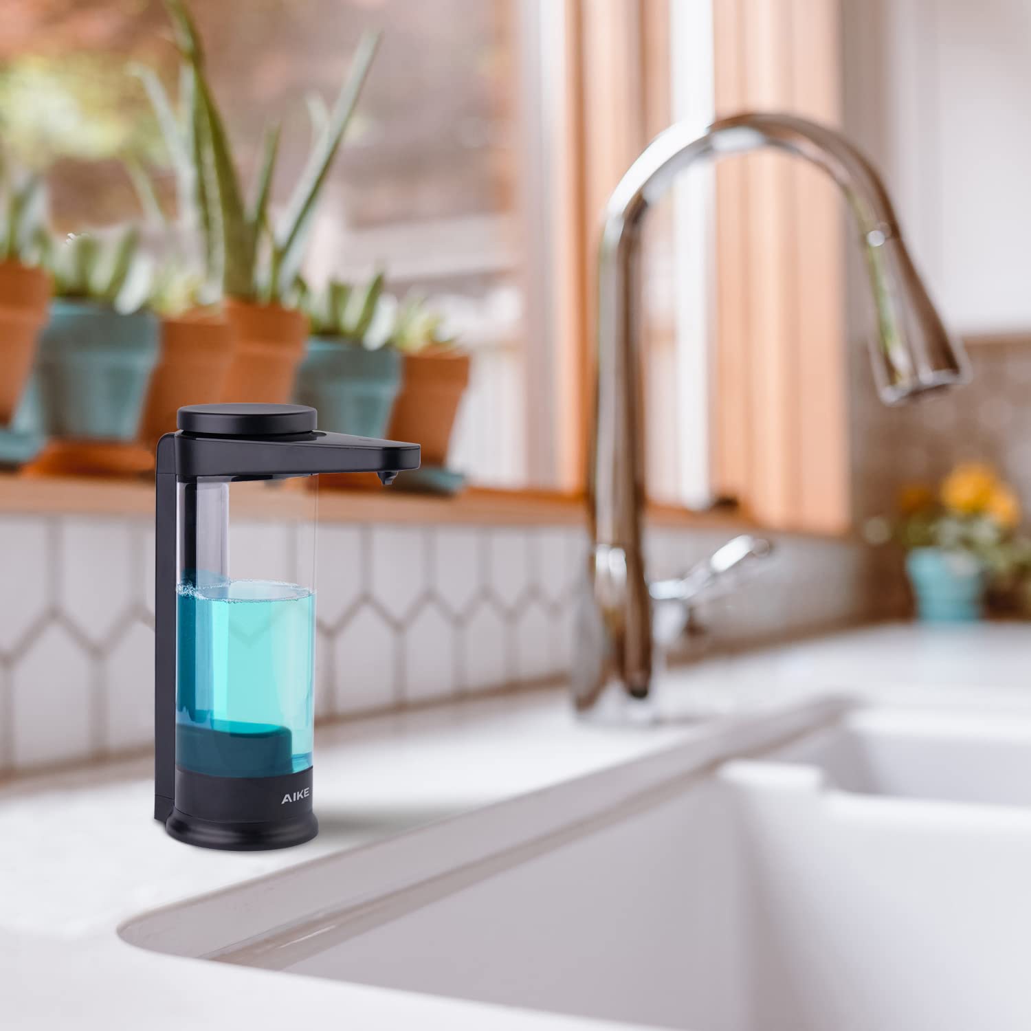 AIKE transparent bottle shows soap level and color easily