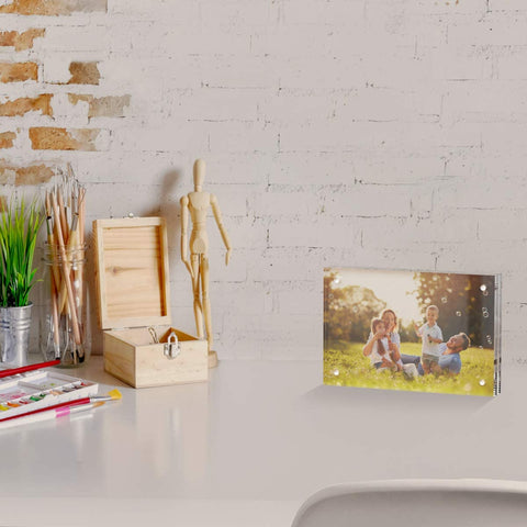 AITEE 4x6 acrylic frame clear surface preserves photo color and clarity