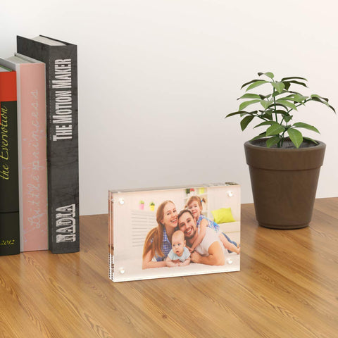 AITEE 4x6 acrylic picture frame closeup magnet shows strong magnets and secure hold