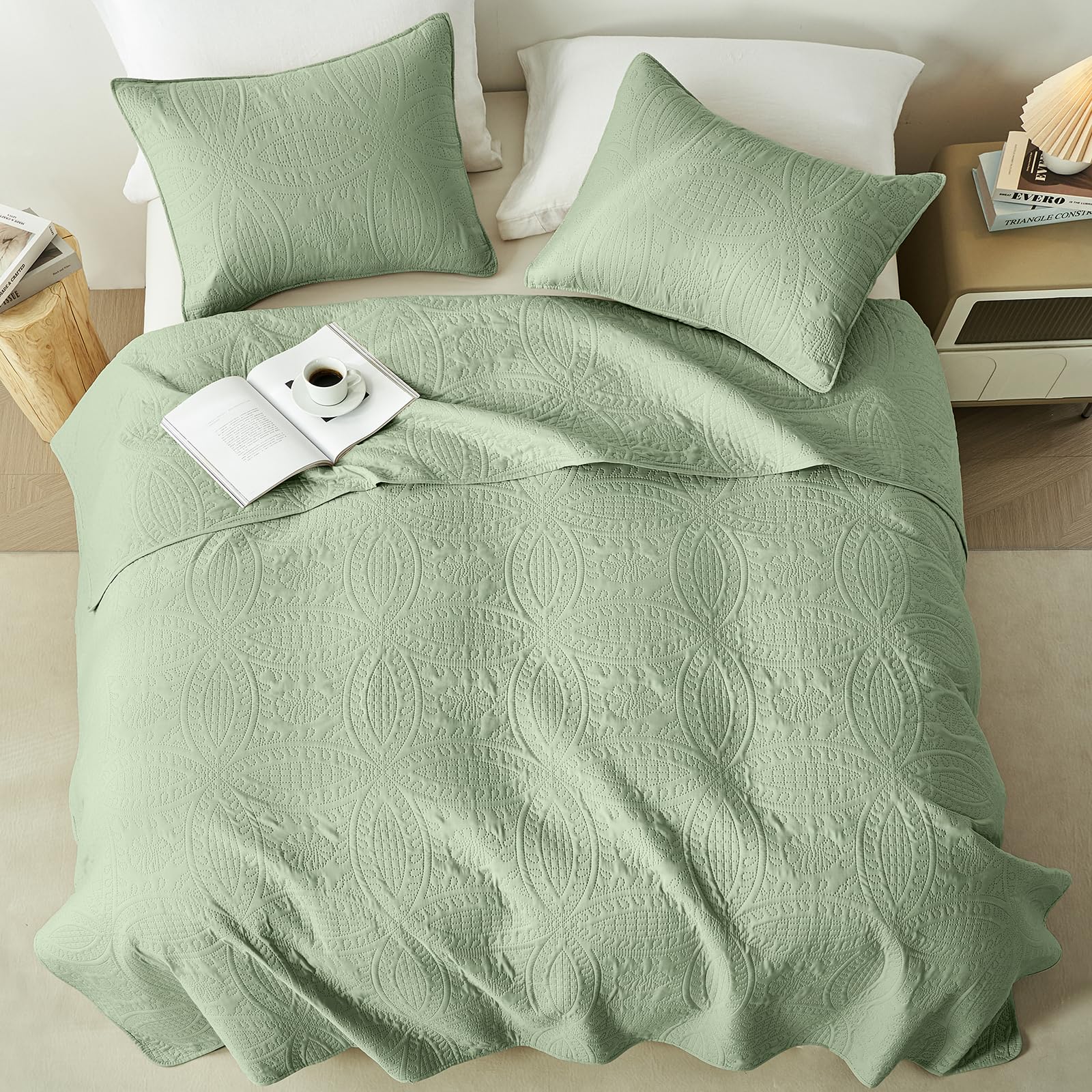Akkialla full-queen size quilt 90x96 ideal for layering.