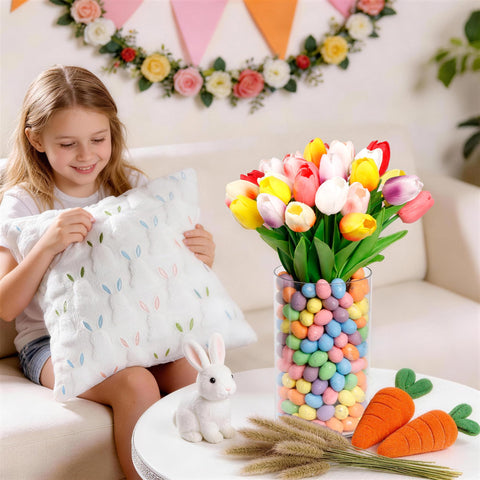 ALFEVA spring table centerpiece with shimmering eggs and flowers.