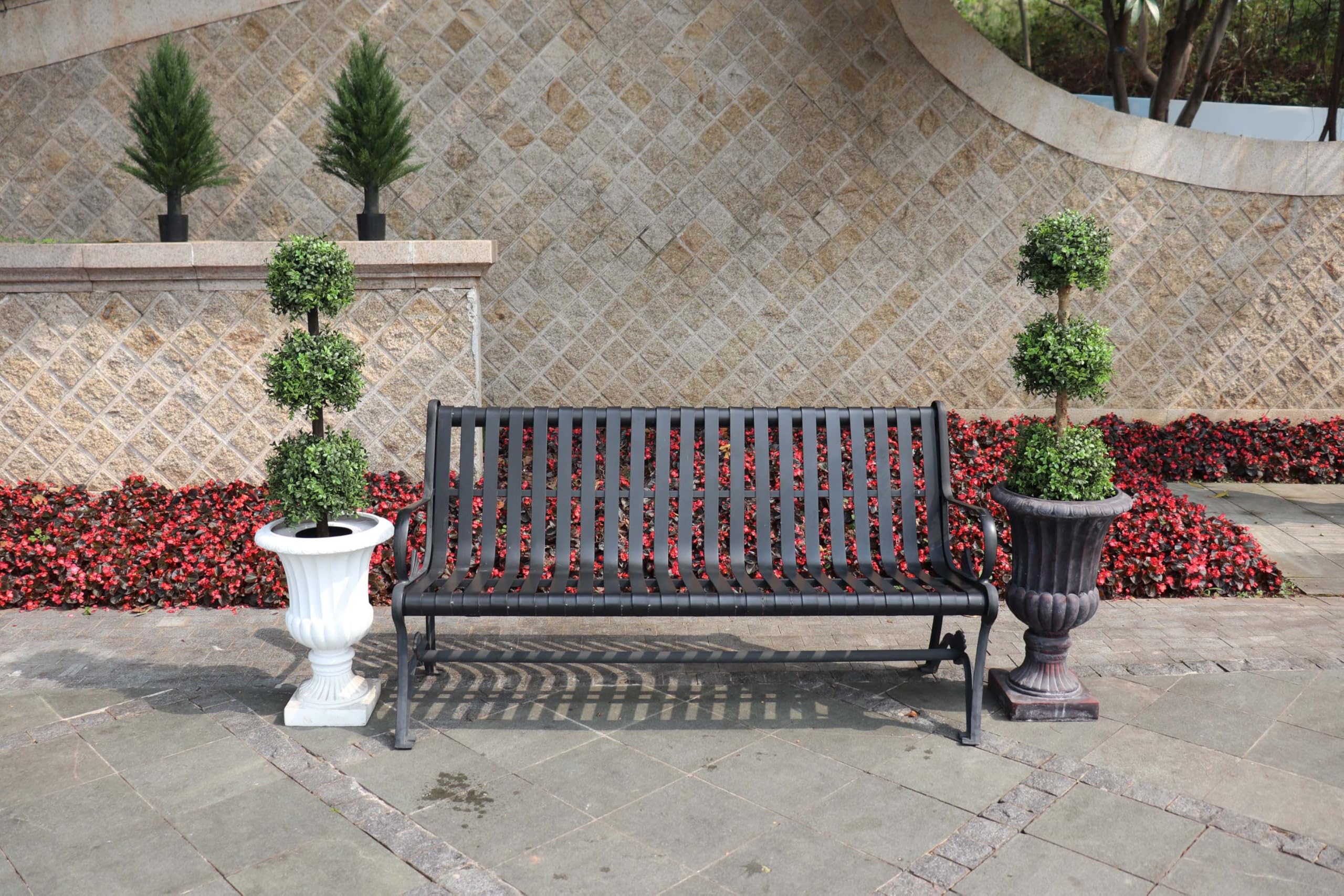 ALL SEASON GREEN maintenance-free topiary, no watering or pruning required.