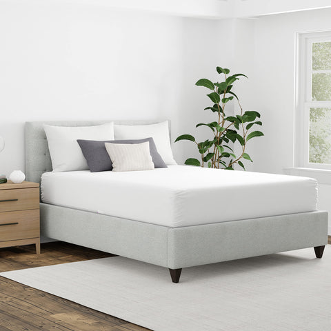 Aller-Ease Maximum uses a secure zipper and reinforced seams for full mattress protection.