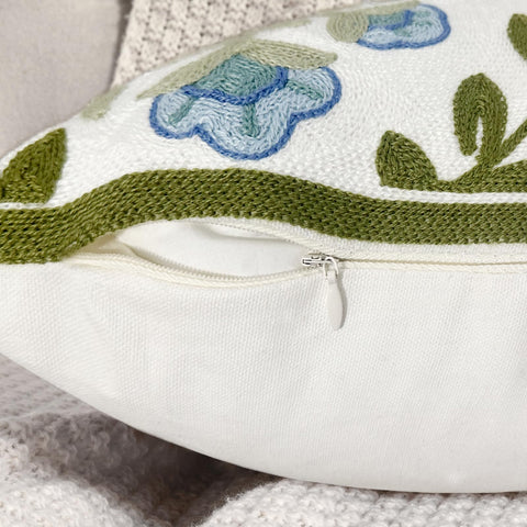 Alysheer hidden zipper feature allows clean, seamless closure