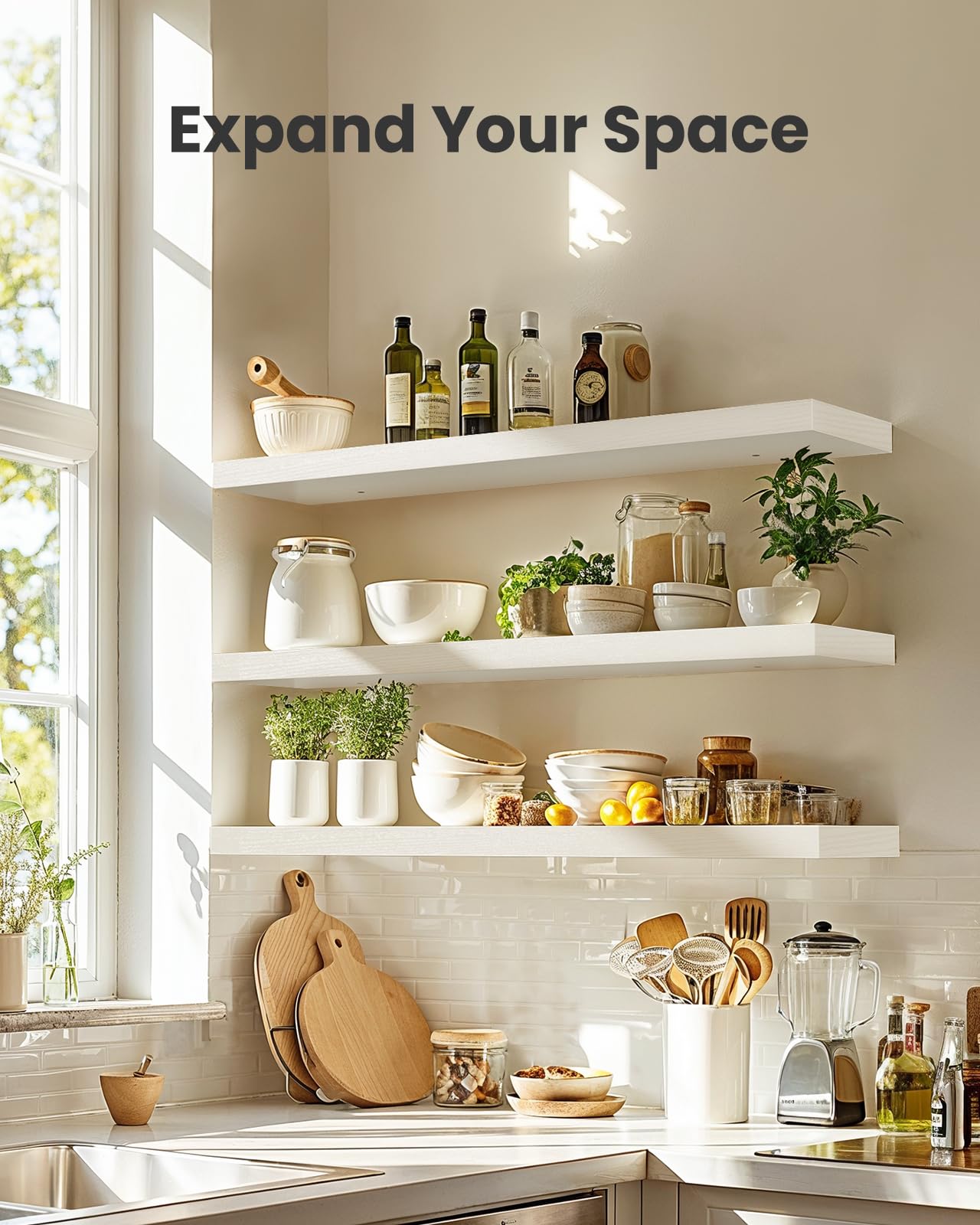 AMADA HOMEFURNISHING shelf-styling for bathroom with easily reachable essentials.