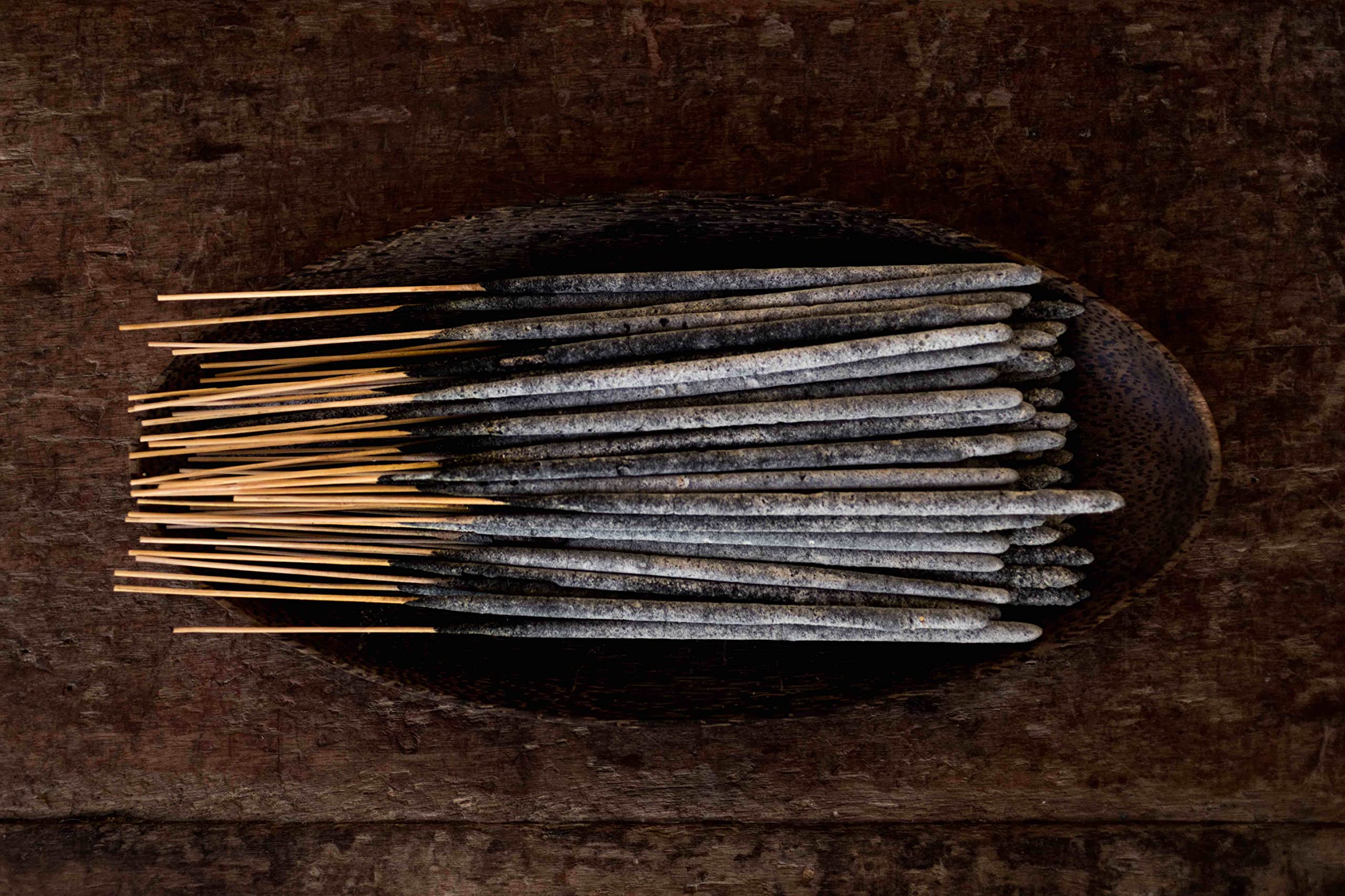 amae INCENSE Copal packaging display — elegant big bag presentation for gifting.
